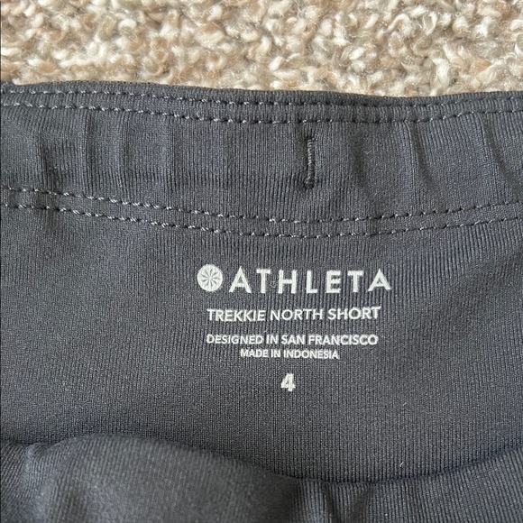 Athleta Trekkie North Short - Picture 2 of 3